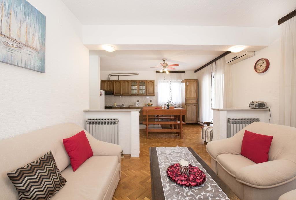 Apartment Kurbasa Kaštela Eksteriør bilde