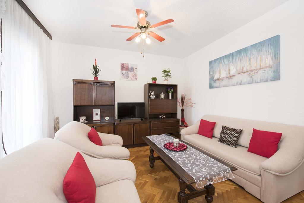 Apartment Kurbasa Kaštela Eksteriør bilde