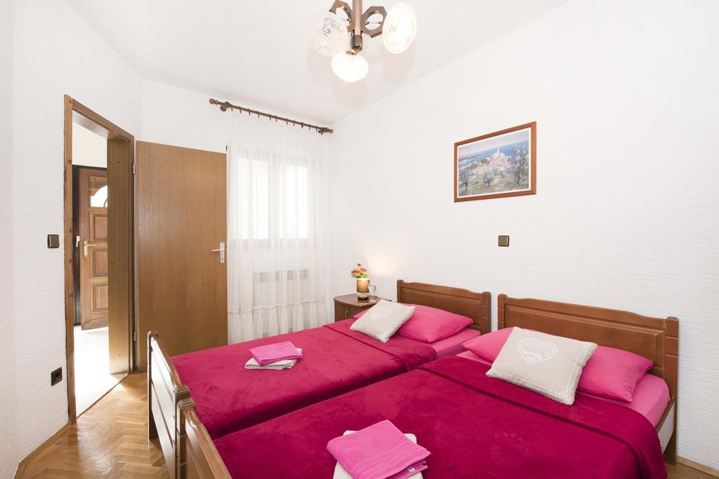 Apartment Kurbasa Kaštela Eksteriør bilde